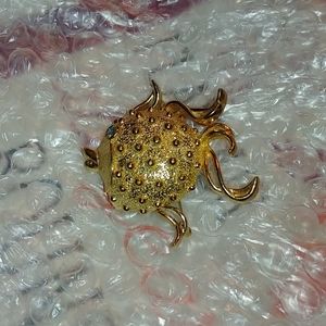 🌹3/$15 SALE🌹Fish pin